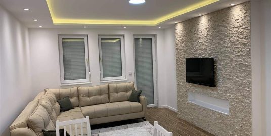 Banes Komode me Qira në Rrugën B