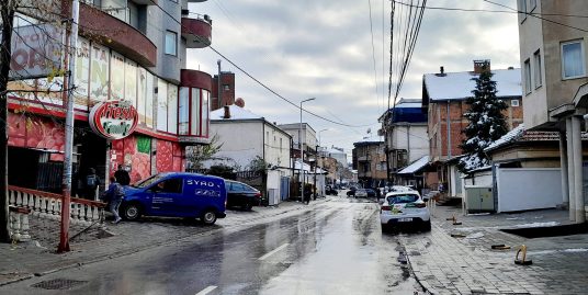 Shitet Shtëpia në Kolovicë Afër Toni Market