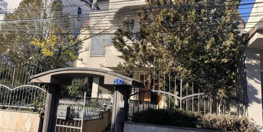Shtëpi me Qira në Arbëri Afër Ambasadave