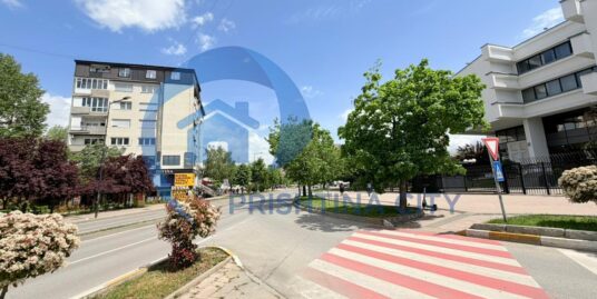 Zyre me Qira në Qendër Përball BQK-së