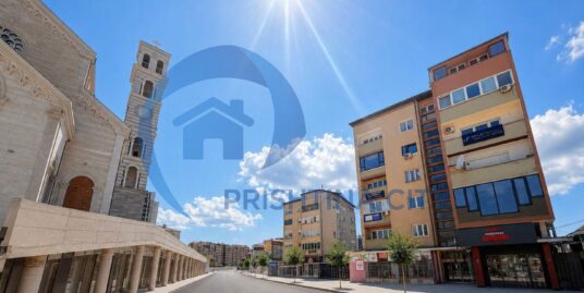 Zyre Komode me Qira te Tresheshirat – Qendër