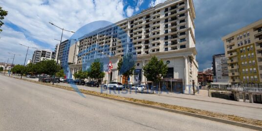 Banesë Luksoze me Qira në Rrugën B te Royal Malli